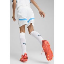 Młodzieżowe szorty Olympique Marsylia 24/25 PUMA White Bleu Azur Blue. Biała szorty damskie Puma, w ażurowe wzory, młodzieżowe. W wyprzedaży za 157.00 zł.