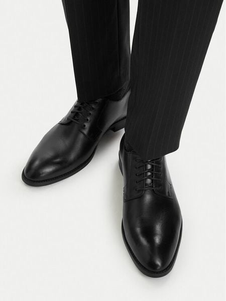Lasocki Półbuty CEO-PERRY-03 MB Czarny. Czarne buty wizytowe męskie Lasocki, ze skóry, bez zapięcia. Za 229.99 zł.