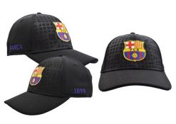 Czapka z daszkiem FC Barcelona - oficjalna licencjonowana. Czarne czapki męskie FC Barcelona, bez wzorów, z materiału. Za 98.53 zł.