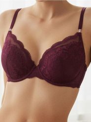 Koronkowy biustonosz push-up - fioletowy. Fioletowe biustonosze Sinsay, bez wzorów, z koronki. Za 29.99 zł.