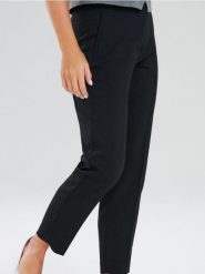 Gładkie spodnie na kant - czarny. Czarne spodnie materiałowe damskie Sinsay, bez wzorów. W wyprzedaży za 29.99 zł.
