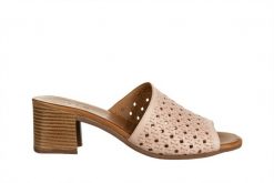 Klapki Bayla-161 191 806 21201 Cameo 161720, Różowy, Skóra naturalna - 41. Czerwone klapki damskie Bayla, bez wzorów, z gumy, bez obcasa, na słupku. W wyprzedaży za 179.10 zł.