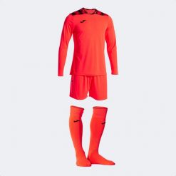 Zestaw bramkarski Joma Zamora VIII. Czerwone szorty męskie Joma, l, z elastanu, do piłki nożnej. Za 219.99 zł.
