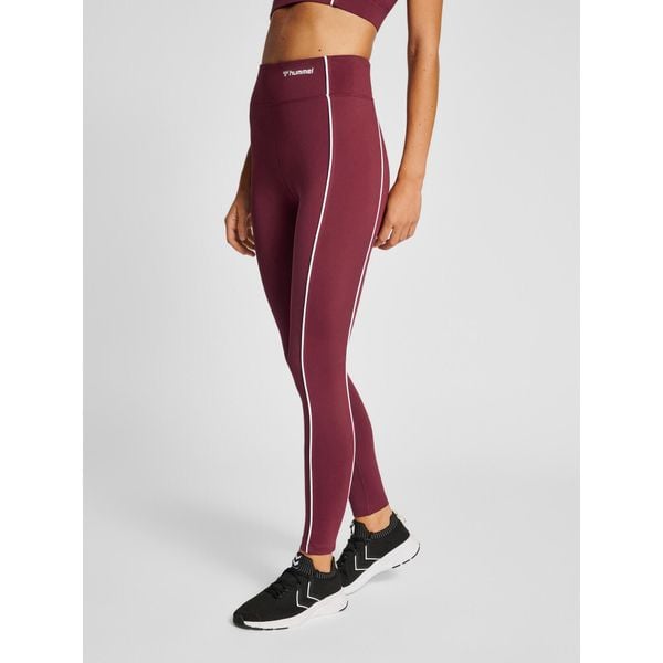 Legginsy damskie Hummel Mt Flash. Czerwone legginsy damskie HUMMEL, s, bez wzorów, na fitness i siłownię. Za 256.50 zł.