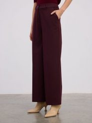 BGN Spodnie w kolorze bordowym rozmiar: 34. Czerwone spodnie materiałowe damskie BGN, bez wzorów, z materiału, z podwyższonym stanem. Za 126.75 zł.