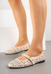 Beżowe Balerinki Ażurowe z Zapięciem na Sprzączkę Tallia. Brązowe baleriny damskie Born2be, w ażurowe wzory, bez obcasa. Za 49.99 zł.
