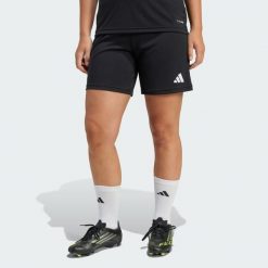 Szorty Entrada 26. Białe szorty damskie Adidas, bez wzorów, sportowe. Za 79.95 zł.
