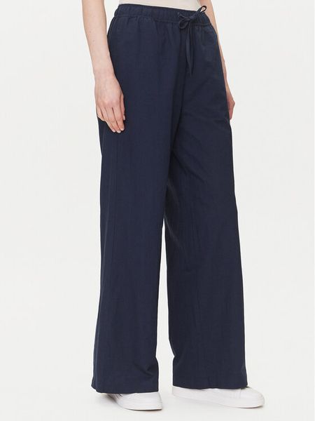 Mustang Spodnie materiałowe Tuscaloosa 1016583 Granatowy Wide Fit. Niebieskie spodnie materiałowe damskie Mustang, bez wzorów, z bawełny. Za 179.99 zł.