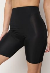 Czarne Elastyczne Modelujące Majtki Push-Up z Wysokim Stanem Esubia. Czarne bielizna wyszczuplająca Born2be. Za 39.99 zł.
