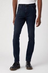 WRANGLER TEXAS MĘSKIE SPODNIE JEANSOWE TRAVIS W121LR278. Spodnie materiałowe męskie Wrangler, bez wzorów, z jeansu. Za 229.99 zł.