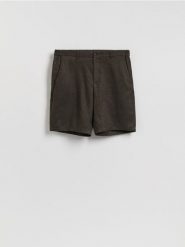 Lniane szorty regular fit - ciemnozielony. Zielone szorty męskie Reserved, z tkaniny, bez kołnierzyka. Za 149.99 zł.