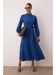 Trendyol Sukienka w kolorze granatowym rozmiar: 38. Niebieskie sukienki damskie Trendyol, bez wzorów, bez kołnierzyka, bez ramiączek, midi. Za 95.99 zł.