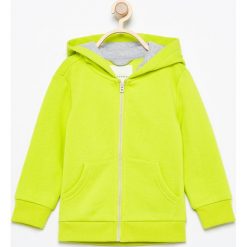Bluza z kapturem - Zielony. Zielone bluzy i bluzki niemowlęce Reserved, bez wzorów, bez ramiączek, z kapturem. Za 29.99 zł.