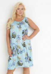 Jasnoniebieska Trapezowa Sukienka Midi z Marszczonym Dekoltem w Kwiaty Mevie. Niebieskie sukienki damskie Born2be, na imprezę, xl, bez wzorów, bez kołnierzyka, bez ramiączek, midi, trapezowe. W wyprzedaży za 35.99 zł.