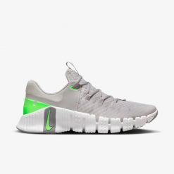 Buty treningowe męskie Nike Free Metcon 5. Szare buty fitness męskie Nike, na fitness i siłownię. Za 429.99 zł.