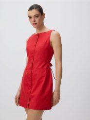 Lniana sukienka mini - czerwony. Czerwone sukienki damskie Reserved, na co dzień, l, bez wzorów, bez kołnierzyka, bez ramiączek, mini, proste. Za 279.99 zł.