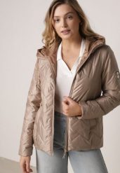 Brązowa Przejściowa Kurtka Pikowana z Kapturem i Kieszeniami Sazia. Brązowe kurtki damskie Born2be, l, bez wzorów, z jeansu, z kapturem. Za 149.99 zł.