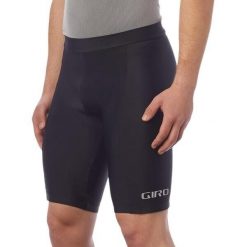 Szorty Giro Chrono. Czarne szorty męskie GIRO, bez wzorów, sportowe. W wyprzedaży za 222.50 zł.