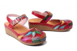 LAURA VITA 0007731 Facscineo 02 rouge, sandały damskie. Czerwone sandały damskie Laura Vita, bez wzorów, ze skóry, bez obcasa, na koturnie. Za 331.42 zł.