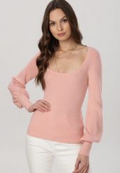 Różowy Sweter Uhrieth. Czerwone swetry klasyczne damskie Born2be, z dzianiny, bez kołnierzyka. Za 99.99 zł.