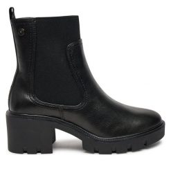 Botki Xti. Czarne botki damskie XTI, bez obcasa, na słupku, bez zapięcia. Za 319.99 zł.
