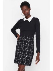 Trendyol Sukienka w kolorze czarno-białym rozmiar: 36. Białe sukienki damskie Trendyol, na co dzień, bez wzorów, bez kołnierzyka, bez ramiączek, mini, proste. Za 73.99 zł.