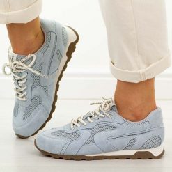 Niebieskie skórzane półbuty damskie Vinceza 86426. Niebieskie półbuty damskie VINCEZA, bez wzorów, z jeansu, eleganckie, z okrągłym noskiem, bez obcasa, na płaskiej podeszwie. Za 249.00 zł.