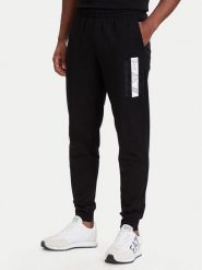 EA7 Emporio Armani Spodnie dresowe 7M002422 AF13512 MC001 Czarny Slim Fit. Czarne spodnie dresowe męskie EA7 Emporio Armani, bez wzorów, z bawełny. Za 424.99 zł.