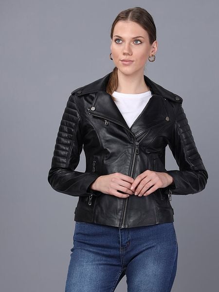 Basics & More Skórzana kurtka w kolorze czarnym rozmiar: XL. Czarne kurtki damskie Basics & More, xl, bez wzorów, bez kaptura. Za 353.27 zł.