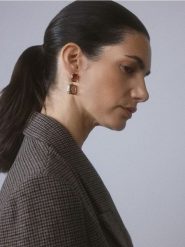 Wiszące kolczyki - fioletowy. Fioletowe kolczyki damskie Reserved. Za 49.99 zł.