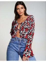 Monki Bluzka w kolorze czarno-czerwono-białym rozmiar: S. Czarne bluzki damskie Monki, s, bez wzorów, bez kołnierzyka, bez ramiączek. Za 39.99 zł.