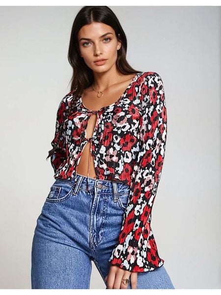 Monki Bluzka w kolorze czarno-czerwono-białym rozmiar: M. Czarne bluzki damskie Monki, m, bez wzorów, bez kołnierzyka, bez ramiączek. Za 39.99 zł.