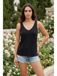 SOULSHAE Top w kolorze czarnym rozmiar: L/XL. Czarne topy damskie SOULSHAE, l, bez wzorów, z wiskozy, bez kołnierzyka. Za 73.95 zł.
