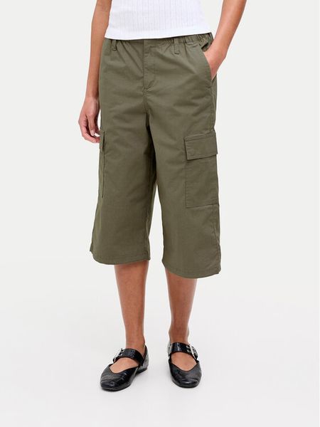 JJXX Spodnie capri Olga 12271698 Zielony Straight Fit. Zielone spodnie materiałowe damskie JJXX, bez wzorów, z bawełny. Za 129.99 zł.