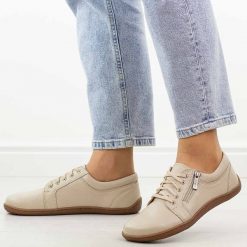 Beżowe skórzane Polskie półbuty damskie barefoot Gregors 1153. Brązowe półbuty damskie GREGORS, bez wzorów, z jeansu, biznesowe, bez obcasa, na płaskiej podeszwie. Za 379.00 zł.