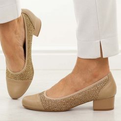 Czółenka copper damskie na obcasie M.Daszyński Sa200-16. Brązowe czółenka damskie M.Daszyński, w ażurowe wzory, z materiału, bez obcasa, na obcasie. Za 189.00 zł.