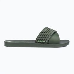 Klapki damskie Ipanema Street II. Zielone klapki damskie Ipanema, bez wzorów, z materiału, bez obcasa. Za 67.99 zł.