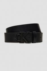 CALVIN KLEIN Czarny skórzany męski pasek. Czarne paski męskie CALVIN KLEIN, bez wzorów. W wyprzedaży za 159.99 zł.