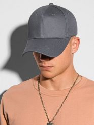 Czapka męska z daszkiem - szara V3. Szare czapki męskie Ombre Clothing, bez wzorów, klasyczne. W wyprzedaży za 19.99 zł.