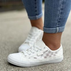 Białe koronkowe trampki damskie Big Star Ll274071. Białe trampki i tenisówki damskie Big Star, bez wzorów, z koronki. Za 119.00 zł.