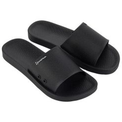 Japonki damskie Ipanema Anat Classic. Czarne klapki damskie Ipanema, bez wzorów, z gumy, bez obcasa. Za 109.99 zł.