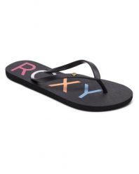 Japonki plażowe damskie ROXY Sandy. Czarne klapki damskie Roxy, bez wzorów, z gumy, bez obcasa, na szpilce. Za 59.99 zł.
