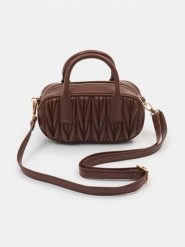 Pikowana torebka z imitacji skóry z długim paskiem - beżowy. Brązowe torebki klasyczne damskie Sinsay, bez wzorów, ze skóry, pikowane, bez dodatków. Za 49.99 zł.