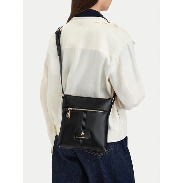 Torebka Beverly Hills Polo Club. Czarne listonoszki damskie Beverly Hills Polo Club, bez wzorów, bez dodatków. Za 179.99 zł.