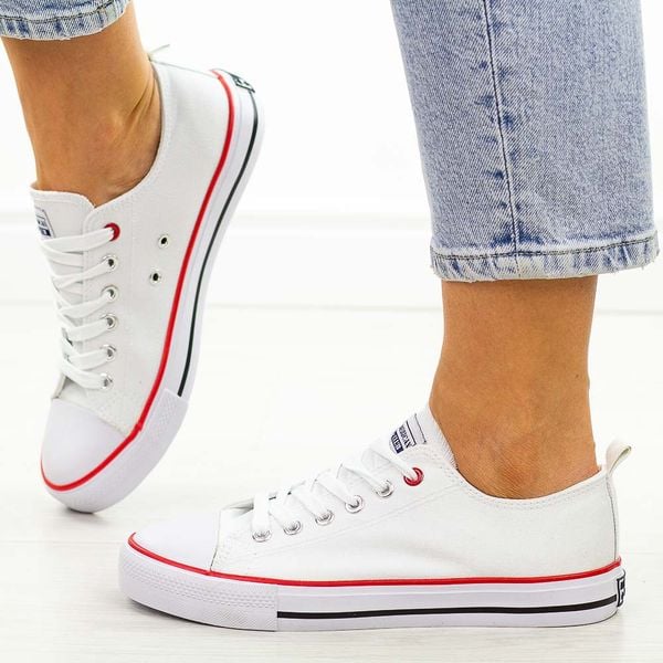 Białe trampki damskie American Dsln Lh14. Białe trampki i tenisówki damskie American CLUB, bez wzorów, z tkaniny. Za 99.00 zł.