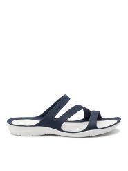 Crocs Klapki Swiftwater Sandal W 203998 Granatowy. Niebieskie klapki damskie Crocs, bez wzorów, z tworzywa sztucznego, bez obcasa. Za 119.99 zł.