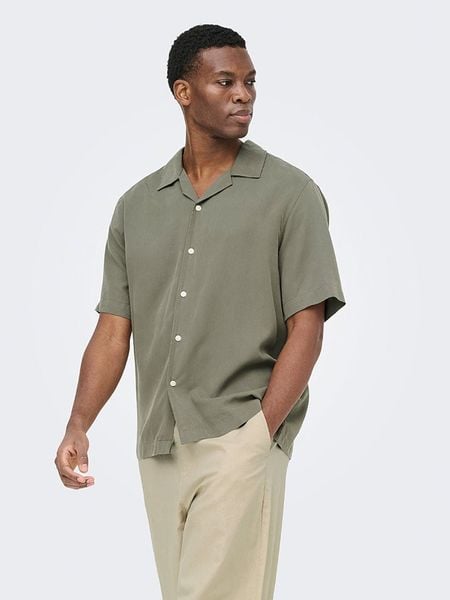 ONLY & SONS Koszula "Onsperu" - Regular fit - w kolorze zielonym rozmiar: S. Zielone koszule męskie Only & Sons, s, bez wzorów, z lyocellu, bez kołnierzyka, bez ramiączek. Za 78.84 zł.