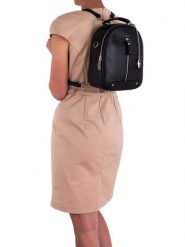 Lia Biassoni Skórzany plecak w kolorze czarnym - 23 x 27 x 10 cm rozmiar: onesize. Czarne plecaki damskie Lia Biassoni, bez wzorów, z materiału. Za 347.99 zł.