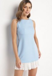 Jasnoniebieska Elegancka Sukienka Taliowana Florzedi. Niebieskie sukienki damskie Born2be, na co dzień, m, bez wzorów, eleganckie, bez kołnierzyka, bez ramiączek, mini, proste. W wyprzedaży za 79.99 zł.