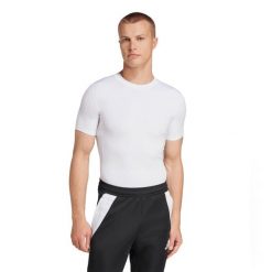Koszulka męska adidas Techfit Short Sleeve Tee. Białe t-shirty sportowe męskie Adidas, m, bez ramiączek, do piłki nożnej, techfit (adidas). Za 103.99 zł.